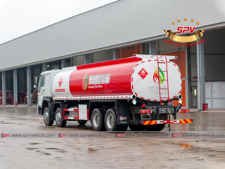 30,000 Litres Fuel Tank Truck Sinotruk - LB